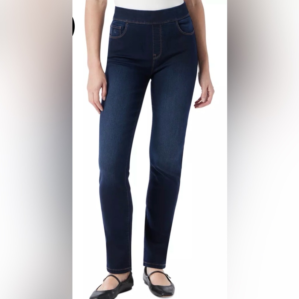 Gloria Vanderbilt Amanda women’s pull on straight leg jeans; size: 6